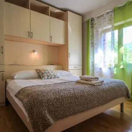 Apartment Alenka *