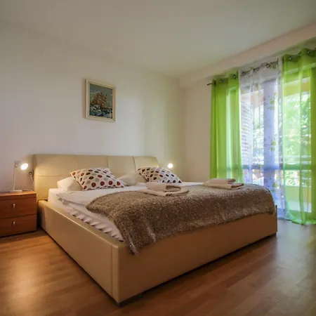 Alenka * Novigrad (Istria)