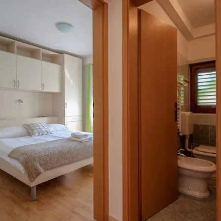 Apartment Alenka *